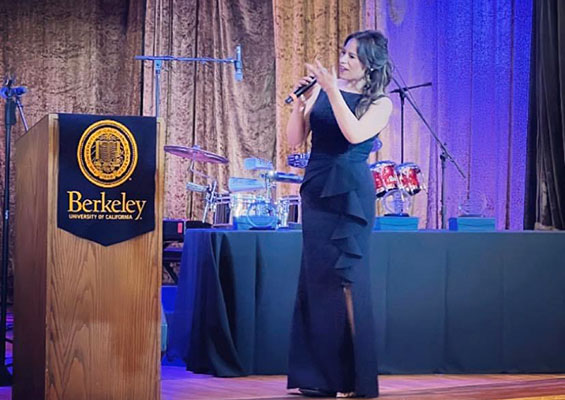 Leticia speaks at the UC Berkeley Chicanx Latinx Alumni Association's Gala